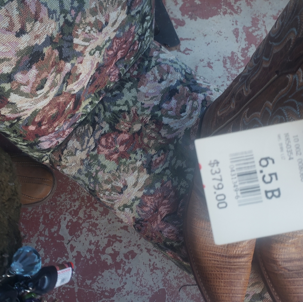 Boots - Picture 4 of 4